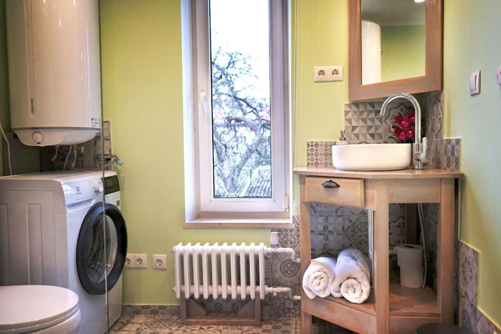 Prime 2Br/Ba Apt Next To Main Station & Olympic Center Liepaja Luaran gambar