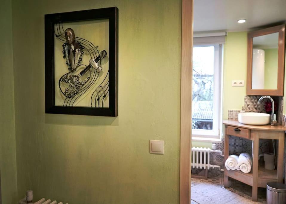 Prime 2Br/Ba Apt Next To Main Station & Olympic Center Liepaja Luaran gambar
